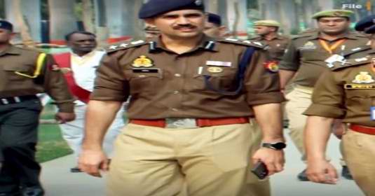 इंस्पेक्टर की नौकरी छोड़ IPS बने अभिषेक यादव, इंस्पेक्टर के हत्यारे को मार गिराया, बहादुरी समेत 3 मेडल मिले, जाने पूरी रिपोर्ट