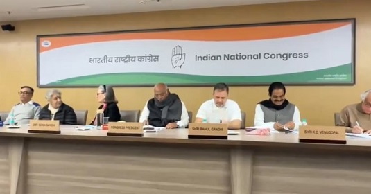 CWC की बैठक में गरजे खरगे—’जनता के अधिकारों पर डाका डालने की तैयारी, सोची-समझी साजिश है SIR!’